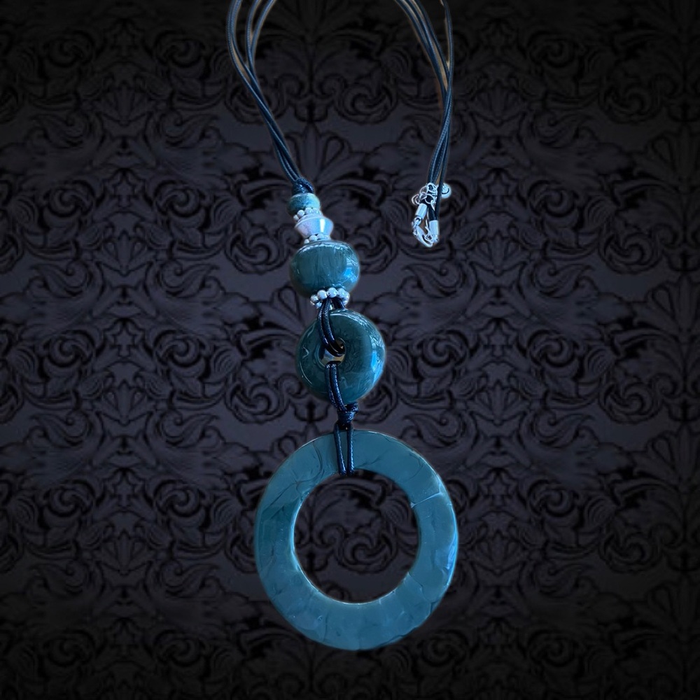 🖤2 for 10🖤 Circular stone necklace 1946